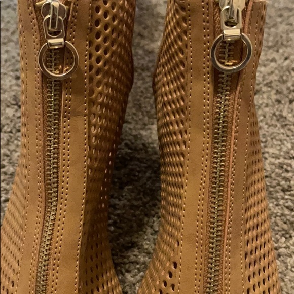 Zip Up Booties with WEDGE - Picture 6 of 6